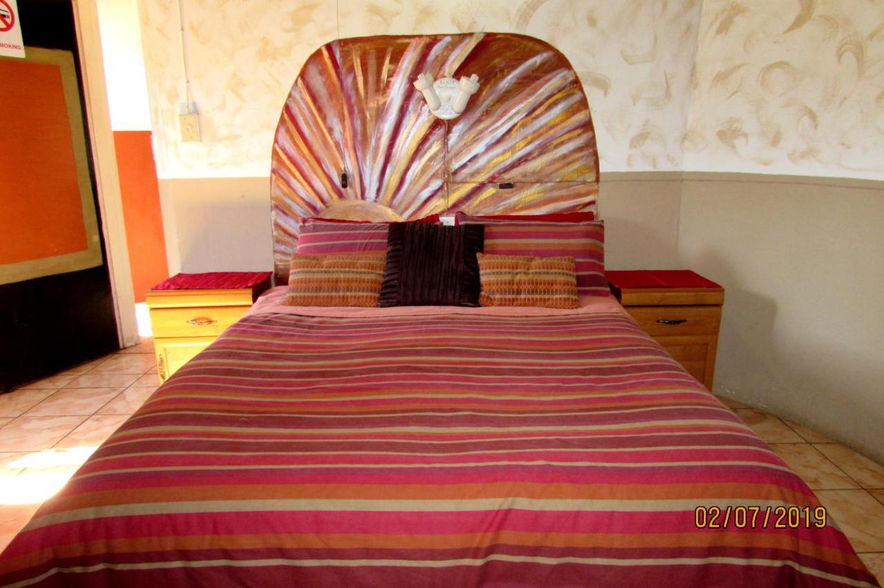 Amanzimlotzi Riverside Bush Camp Hoedspruit Exterior photo